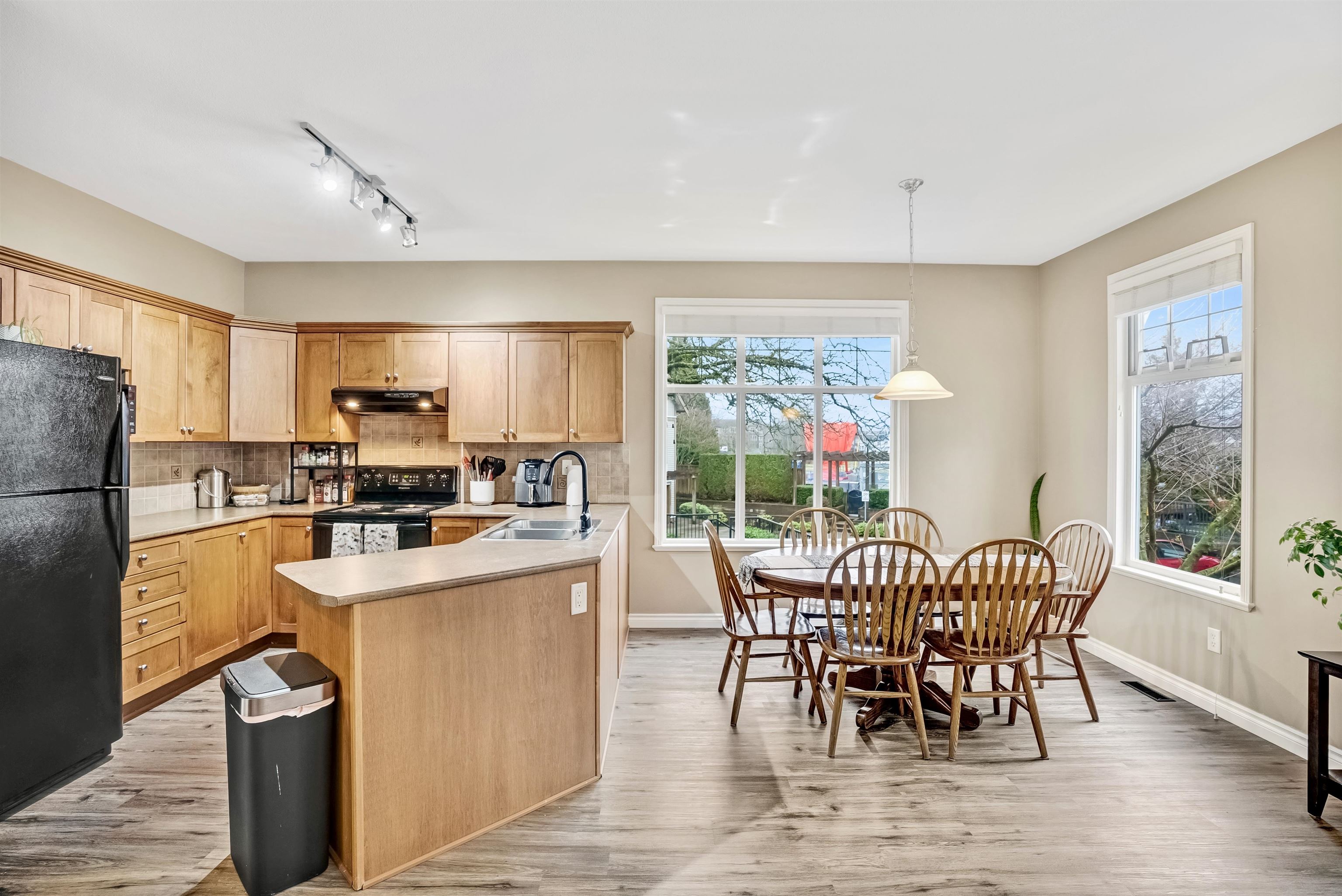 Additional image 3 of 5-6588 188 Street, Surrey, BC, V3S 1Z6