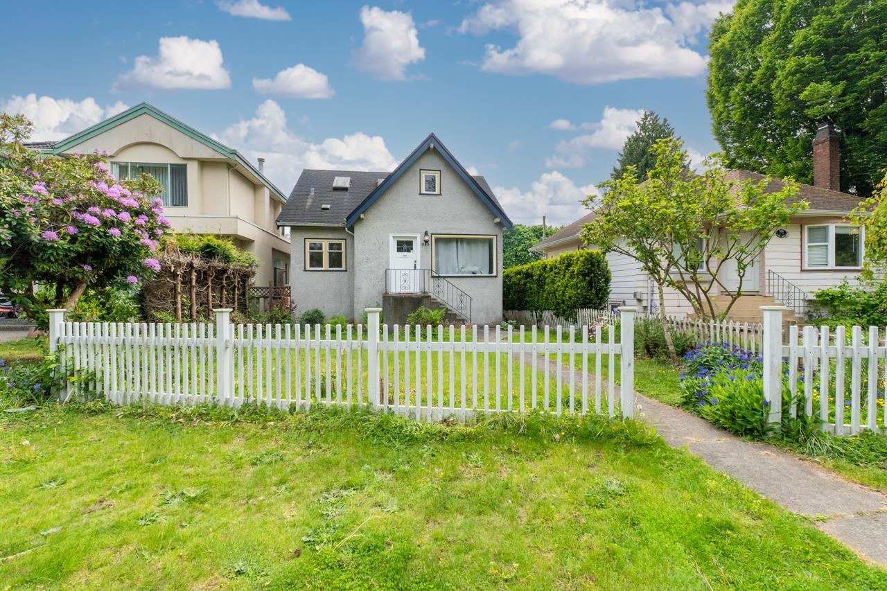 922 Park Drive, Vancouver, BC, V6P 2J4