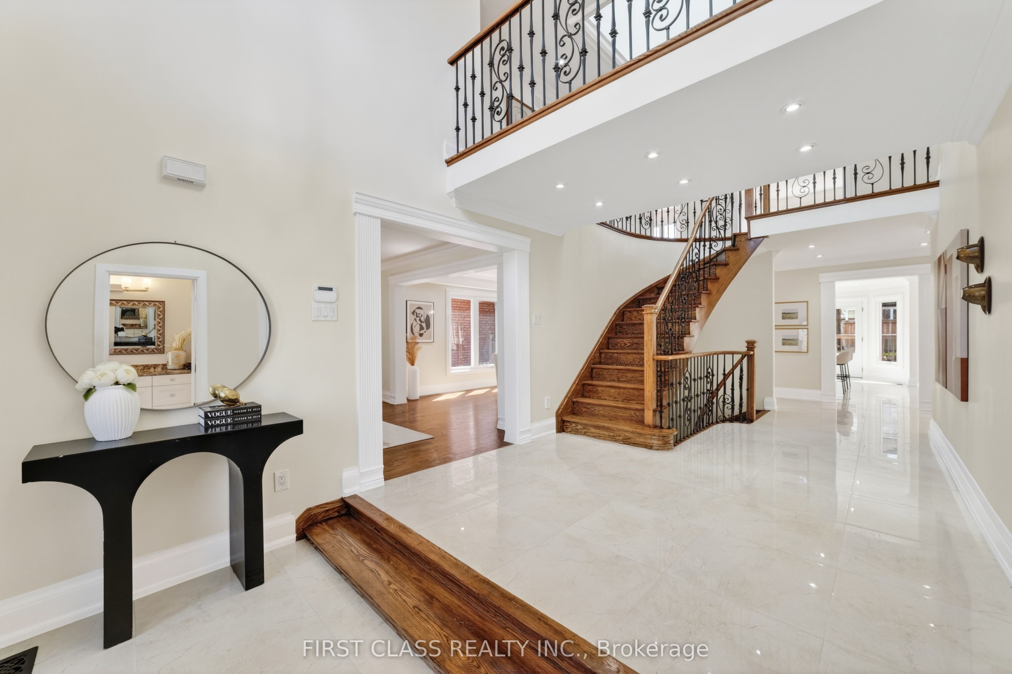 67 Hillhurst Drive, Richmond Hill, ON, L4B 2V3 photo 2