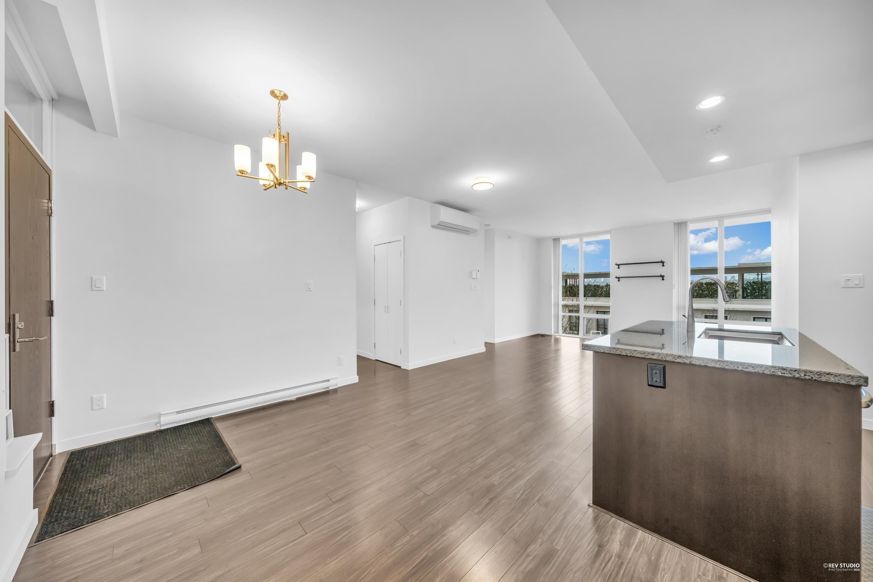 Additional image 3 of 304-2200 Douglas Road, Burnaby, BC, V5C 0G8