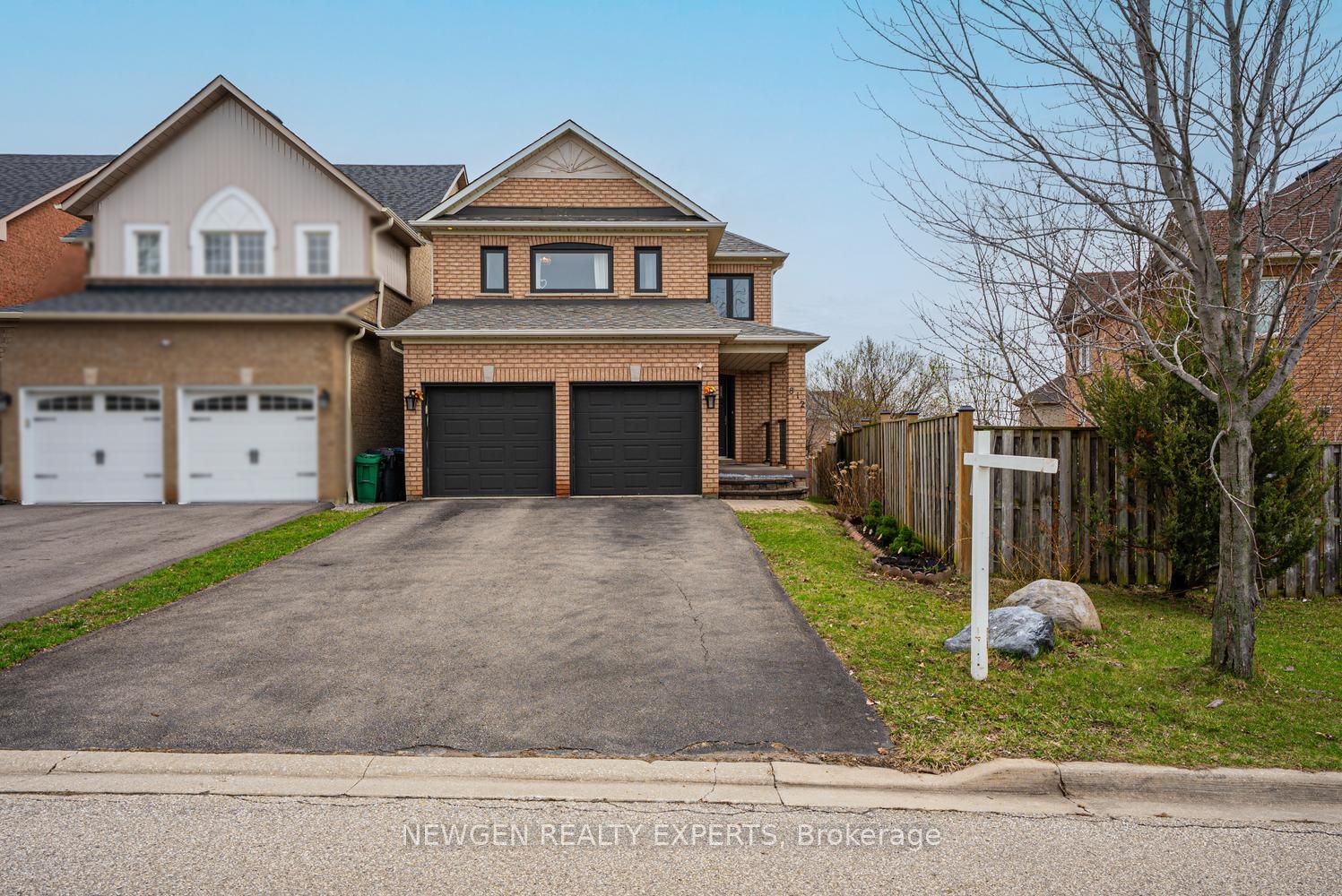 812 Knotty Pine Grove, Mississauga, ON, L5W 1K5