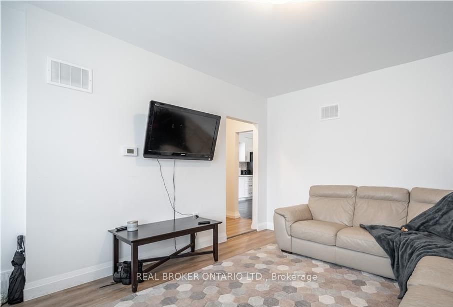 MAIN-301 Wallace Avenue S, Welland, ON, L3B 1R8