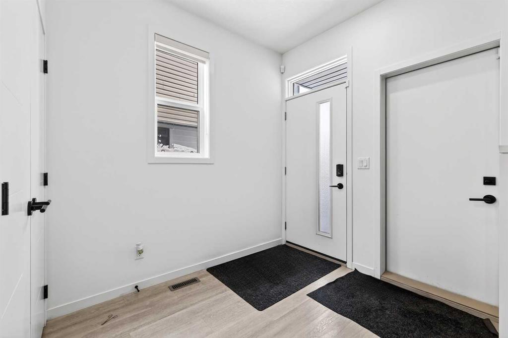 Additional image 6 of 41 Copperhead Road SE, Calgary, AB, T2Z 5H1