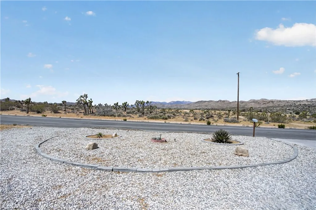 7053 Balsa Ave, Yucca Valley, CA 92284