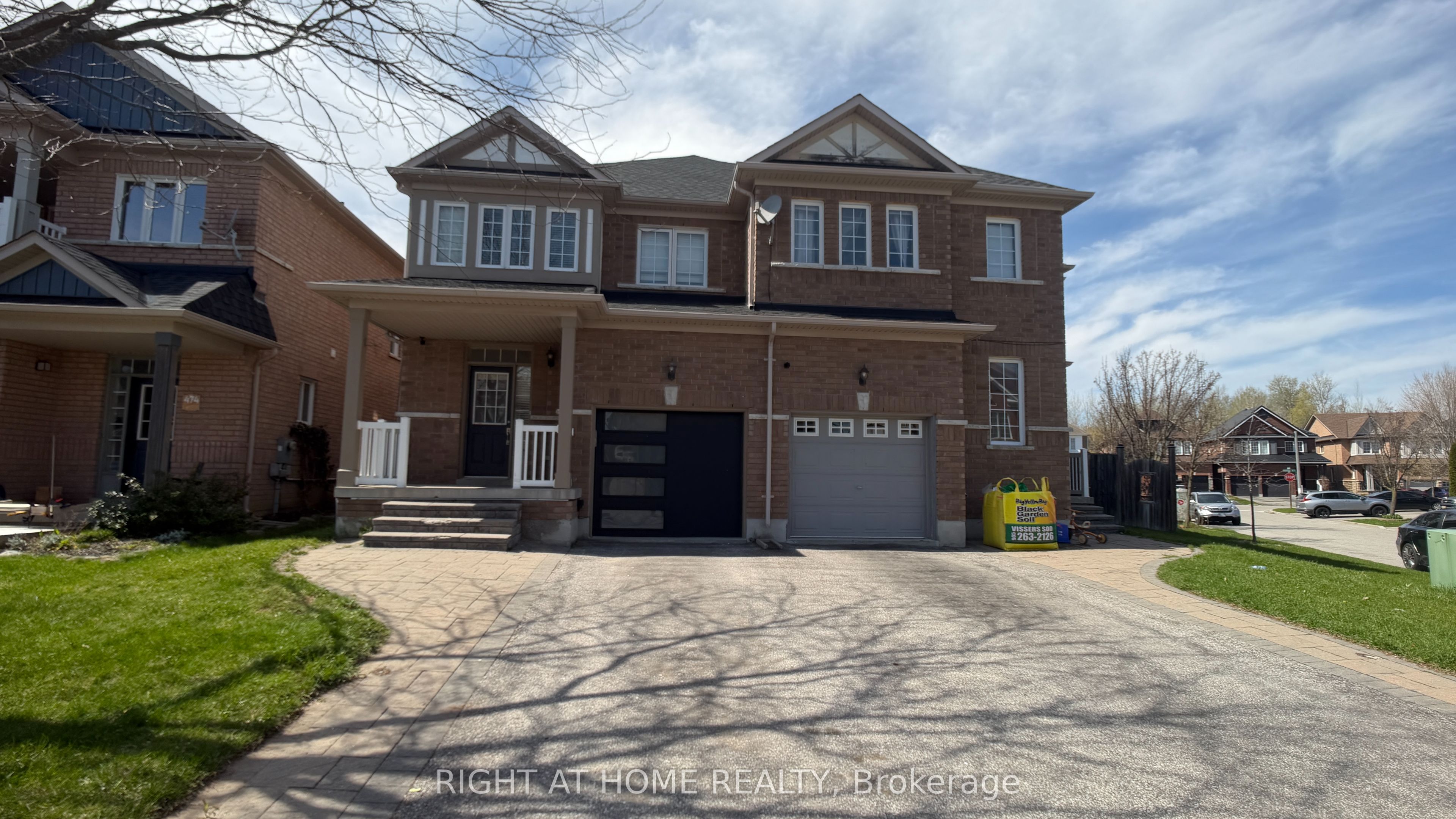 476 Mahogany Court, Pickering, ON, L1X 0A2