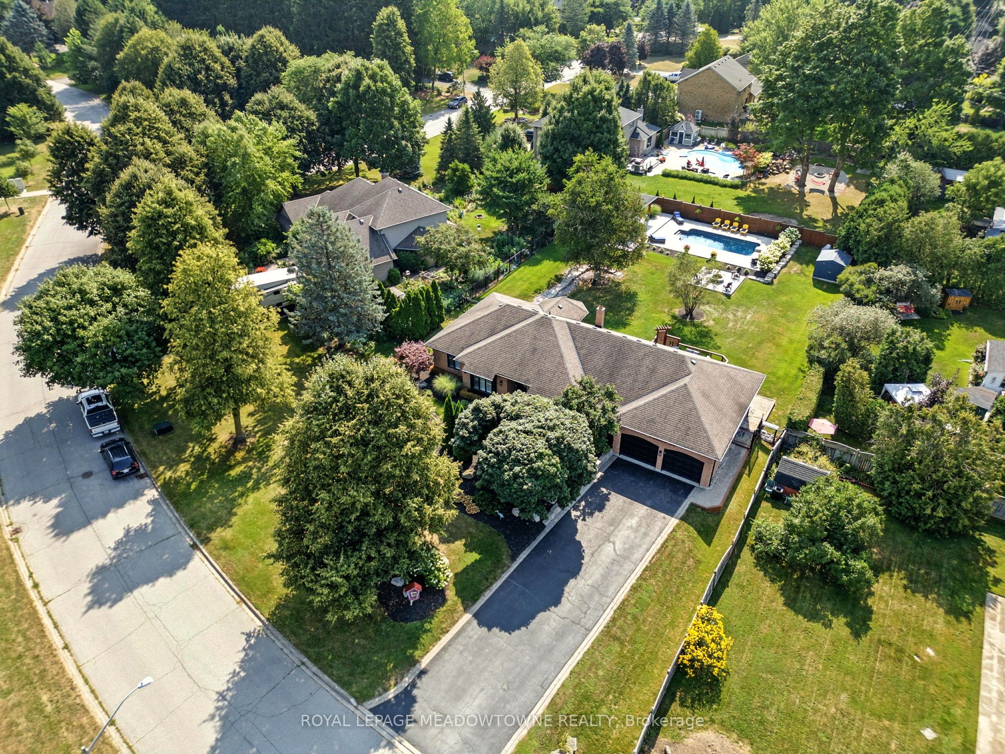 2 Blueheron Lane, Hamilton, ON, L0R 1H1