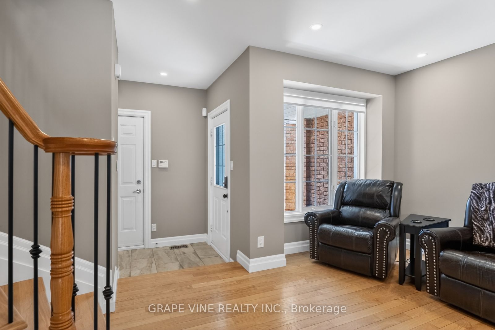 Additional image 4 of 142 College Circle, Ottawa, ON, K1K 4S1