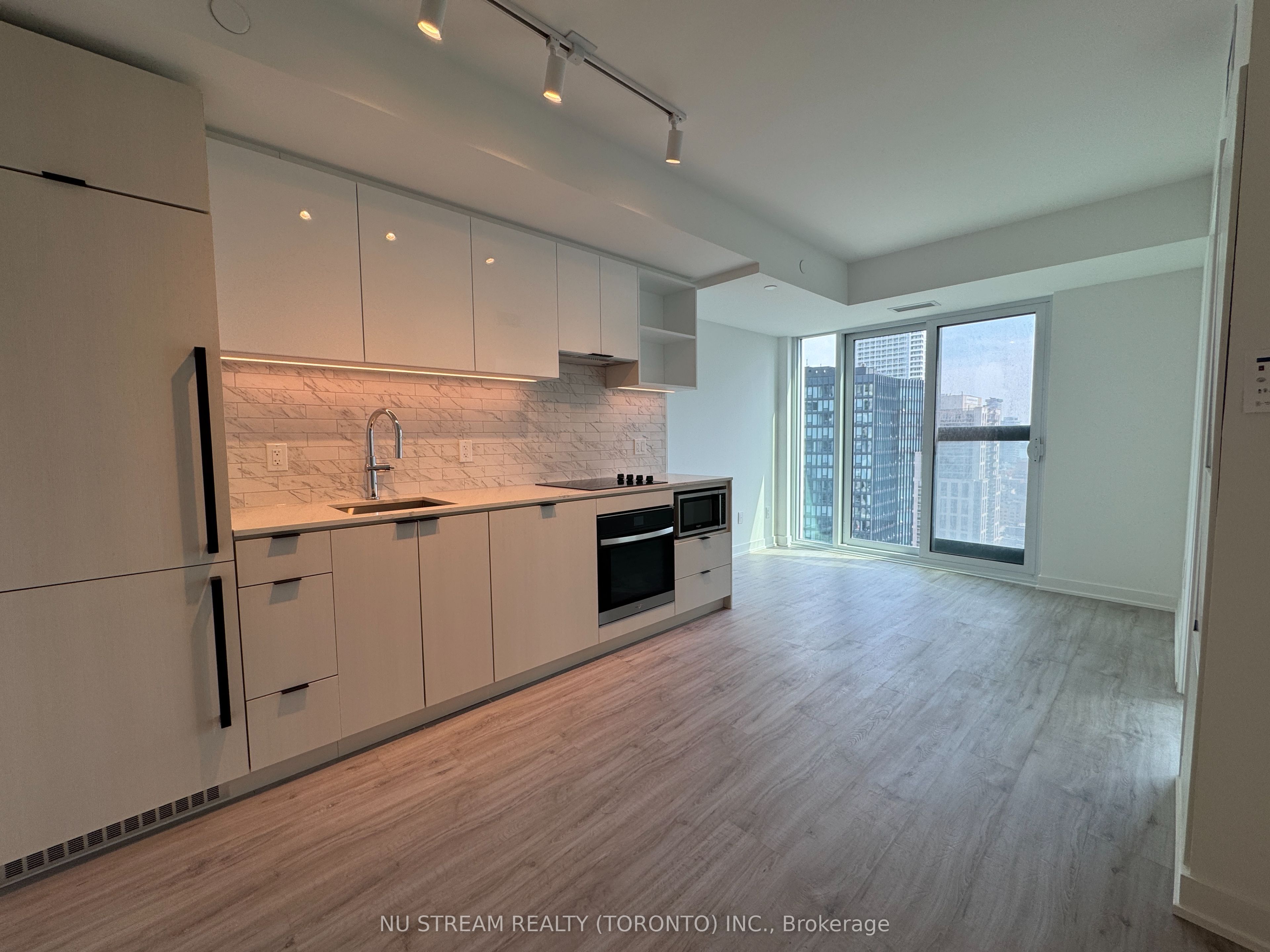 Additional image 2 of 2612-252 Church Street, Toronto, ON, M5B 1Z2