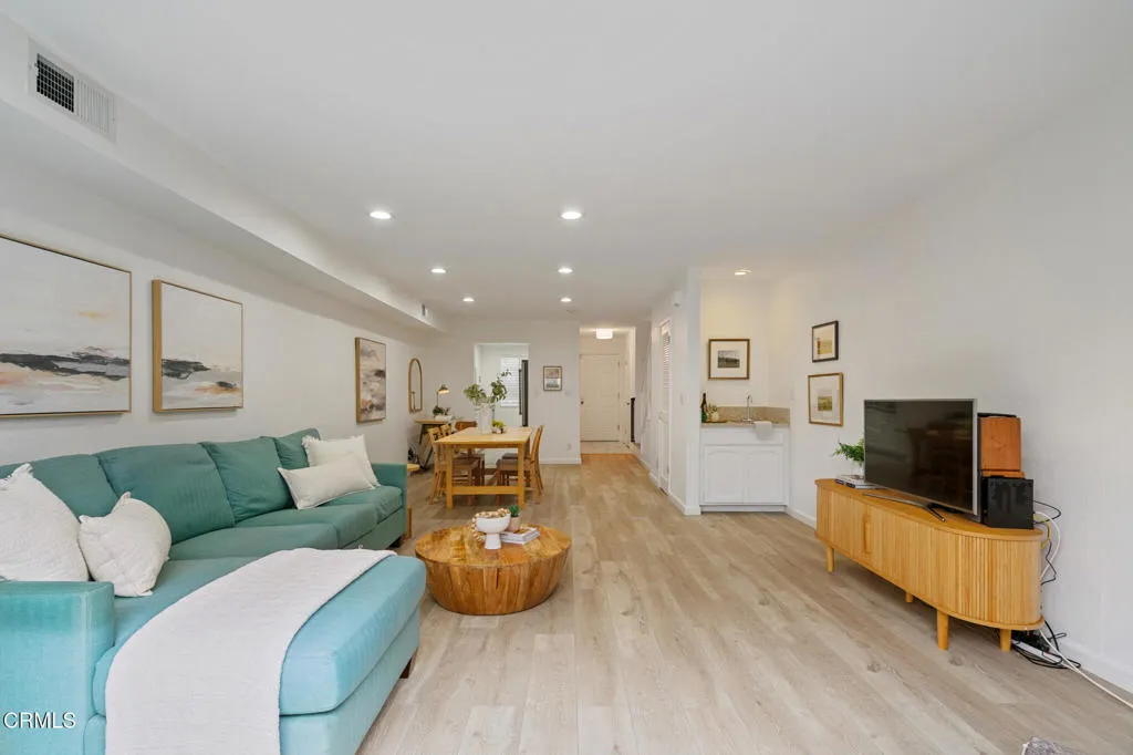 Additional image 29 of 544 E Magnolia Blvd Unit D, Burbank, CA 91501