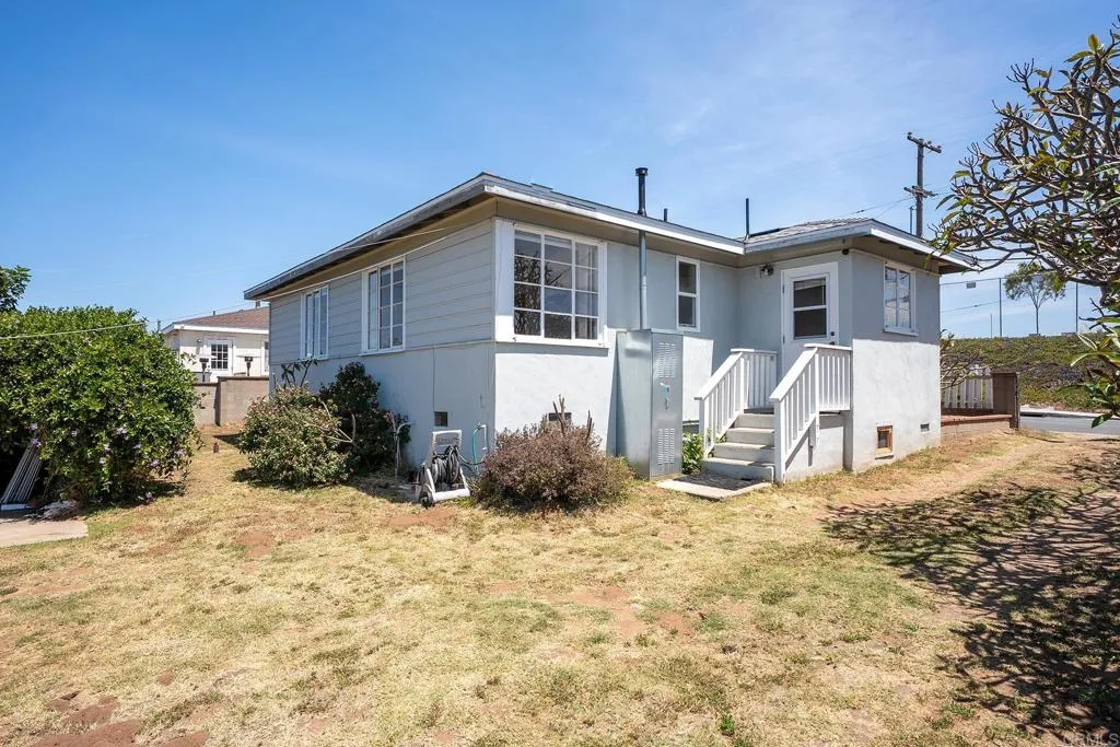 2726 Comstock St, San Diego, CA 92111