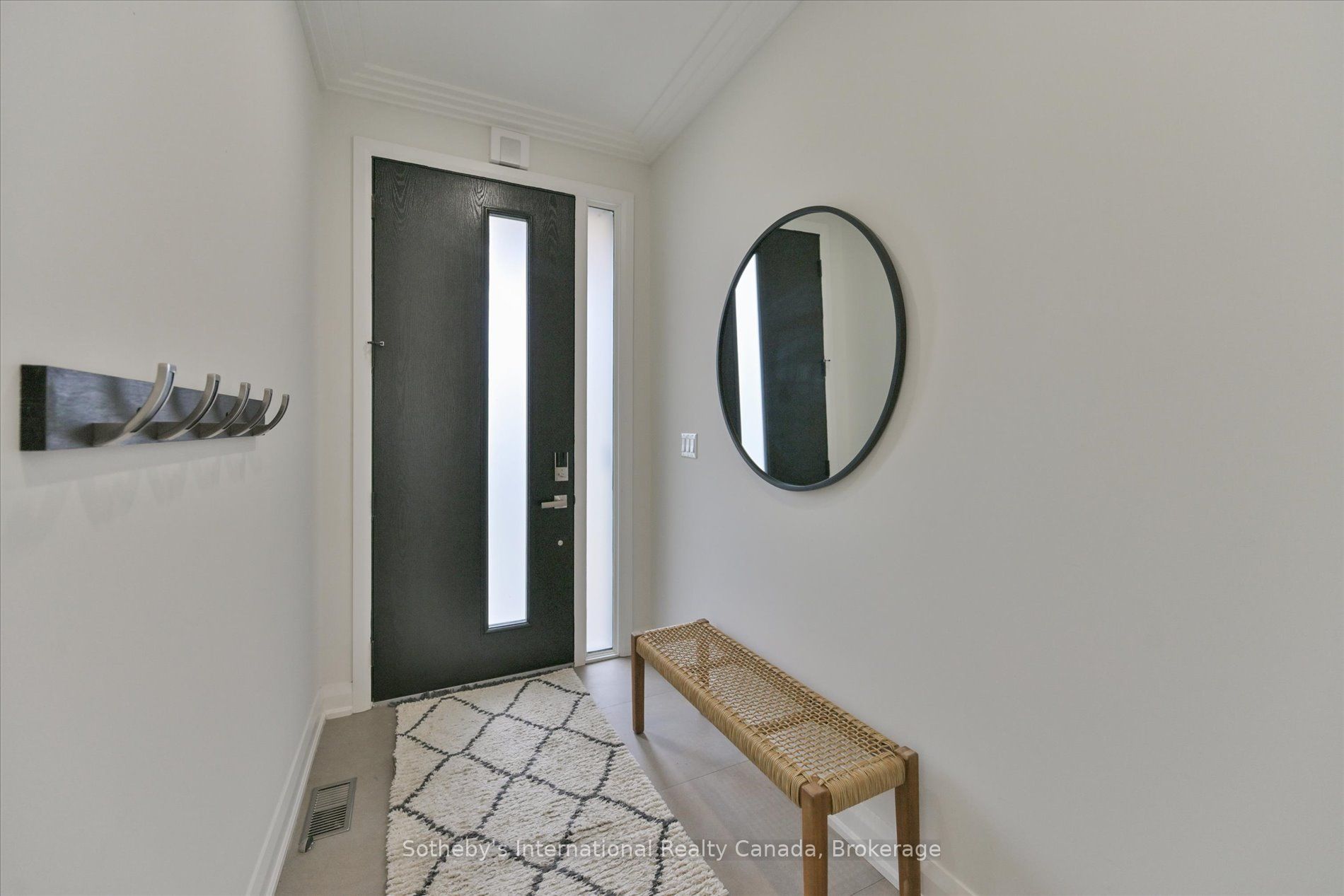 Additional image 2 of 41A Maple Avenue N, Mississauga, ON, L5H 2R9