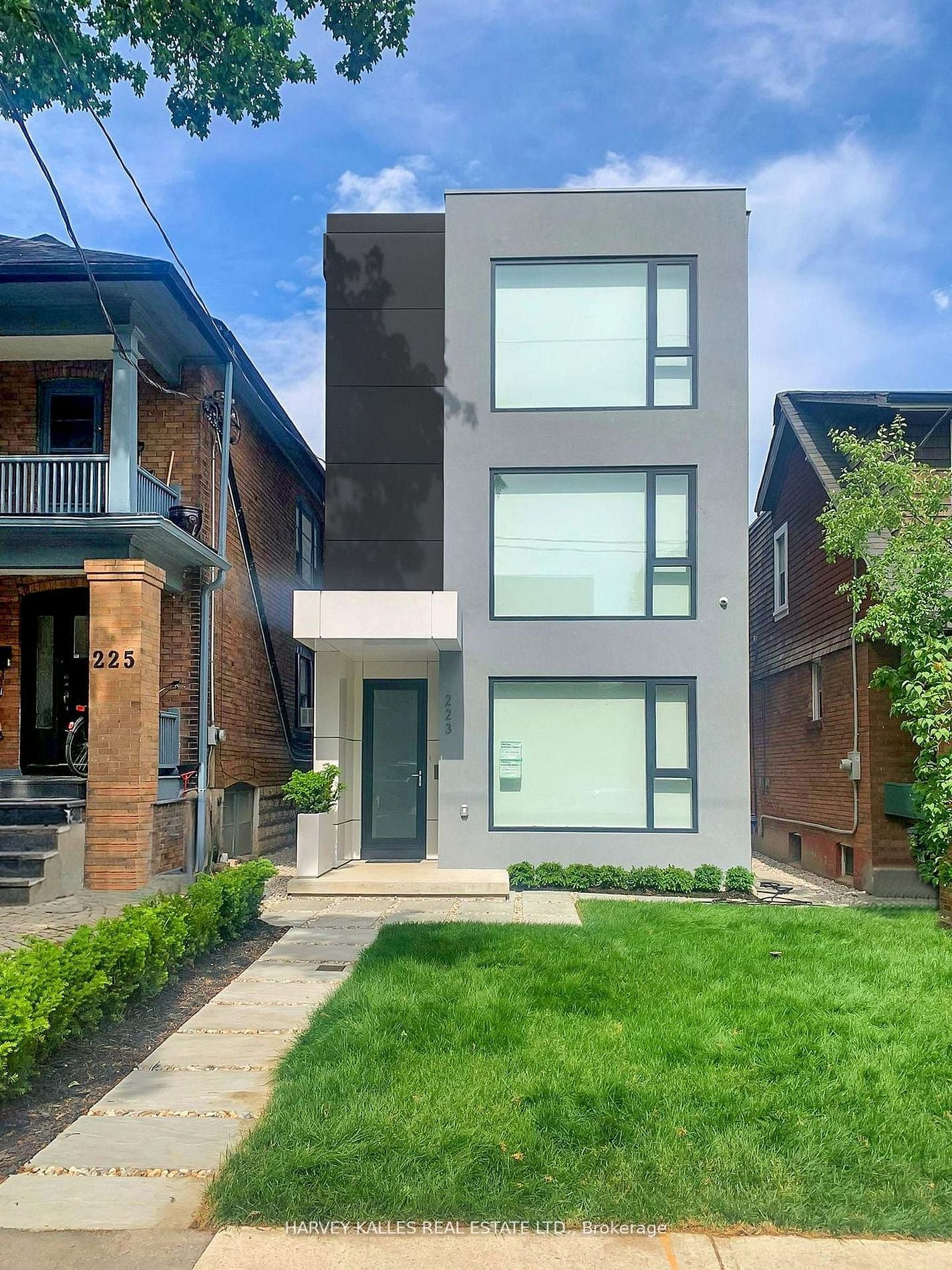 223 Wychwood Avenue, Toronto, ON, M6C 2T5
