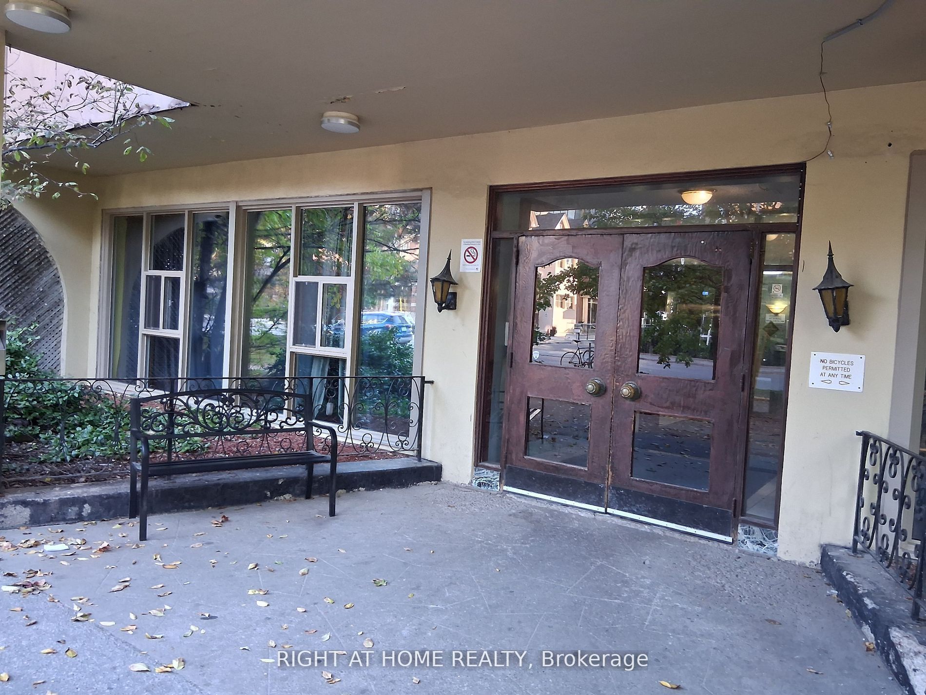 Additional image 3 of 1007-191 St George Street, Toronto, ON, M5R 2M6