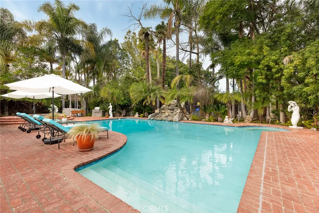 Additional image 38 of 22723 Erwin St, Woodland Hills, CA 91367