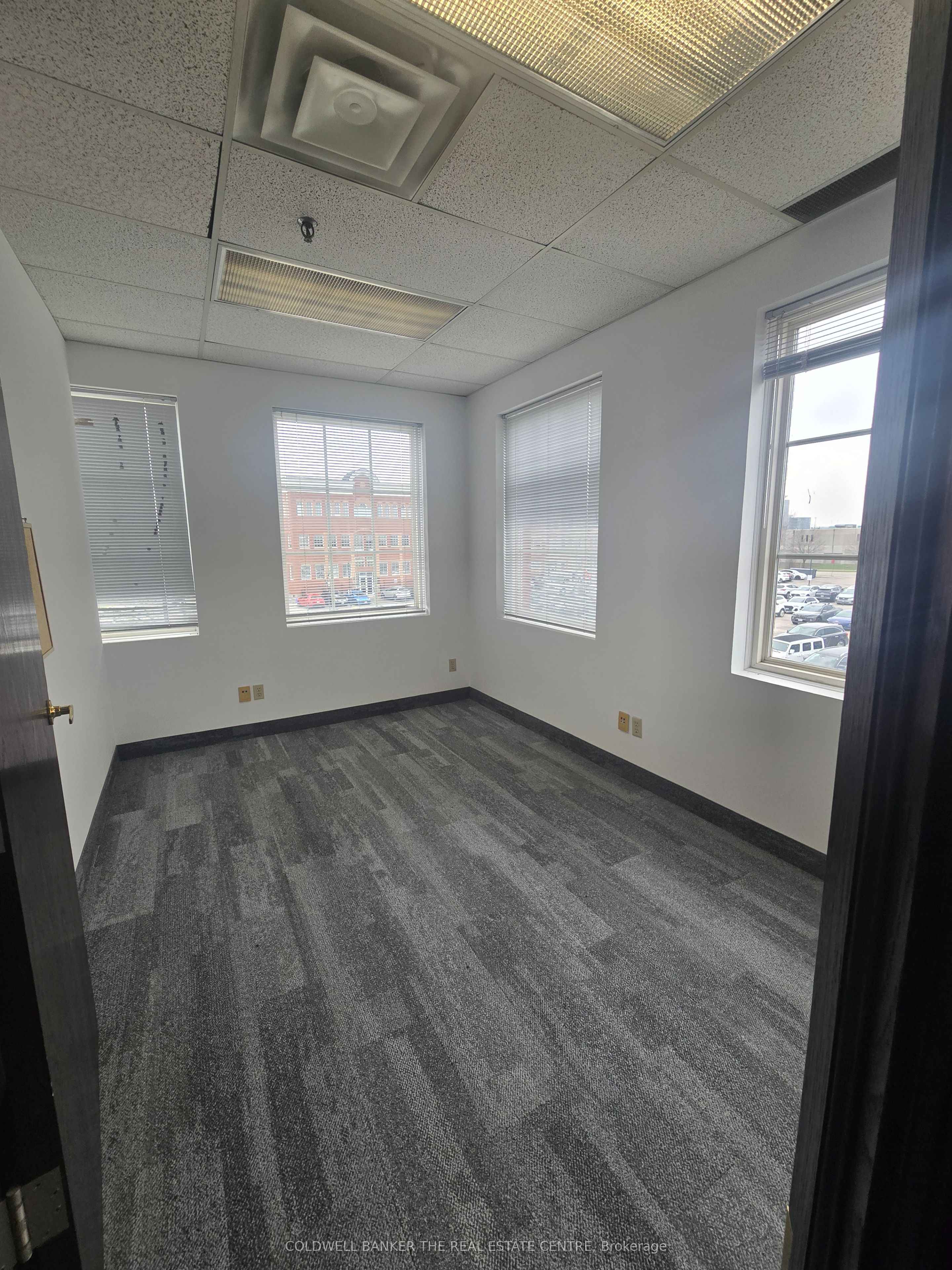 Additional image 2 of 1/300-5025 Orbitor Drive, Mississauga, ON, L4W 4Y5