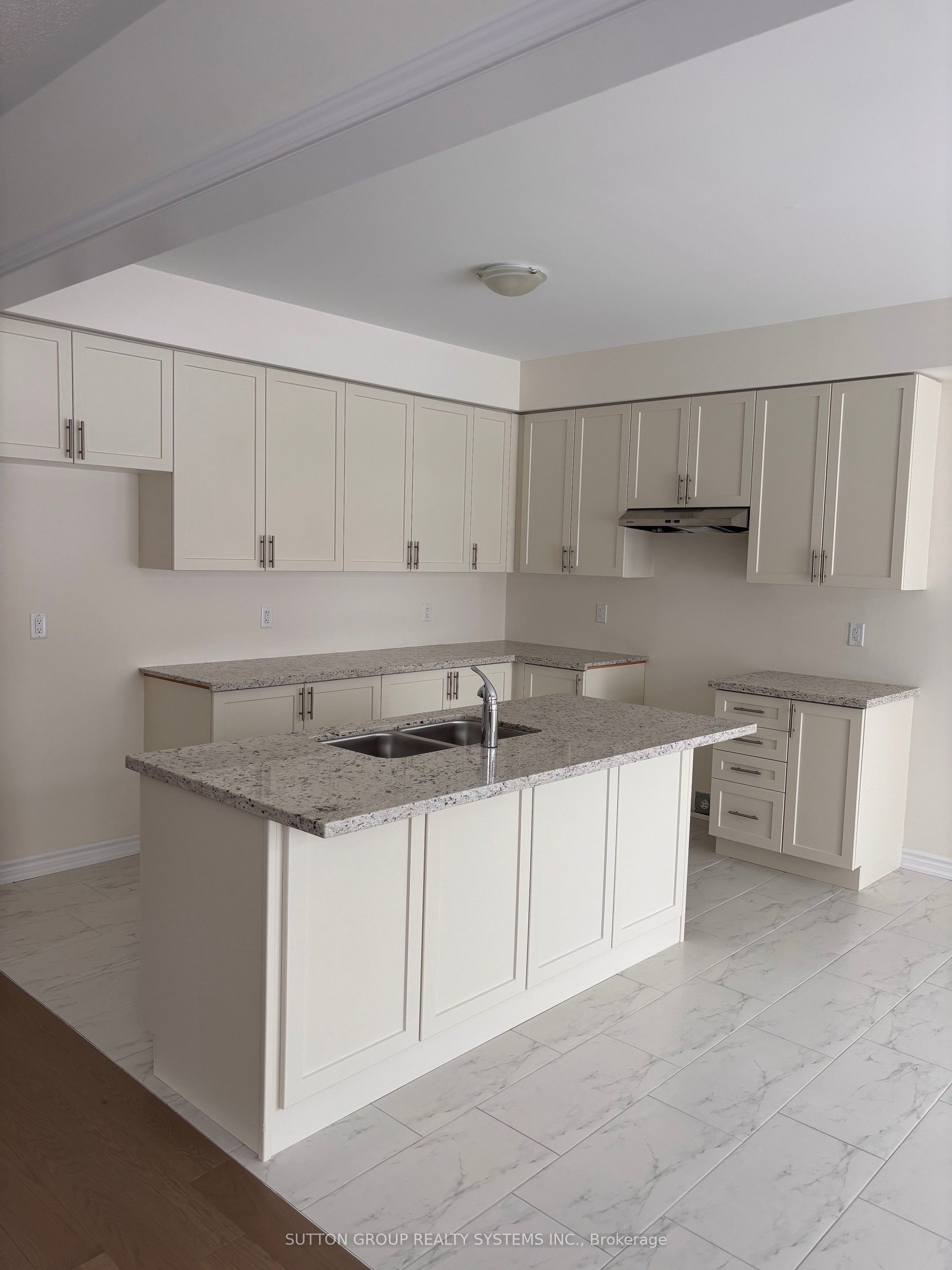 Additional image 3 of 24 Federica Crescent, Wasaga Beach, ON, L9Z 0N5