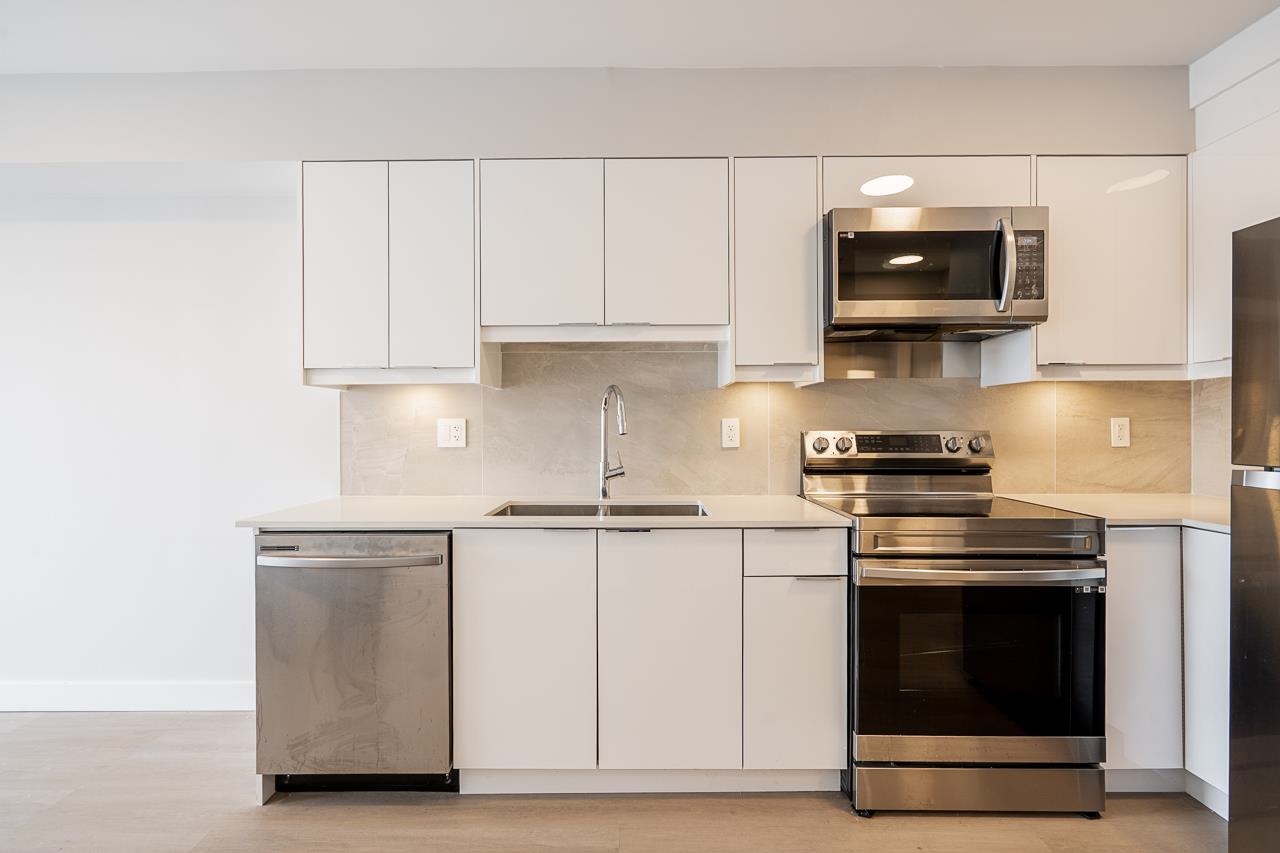 Additional image 2 of 304-3050 Kingsway , Vancouver, BC, V5R 5J7