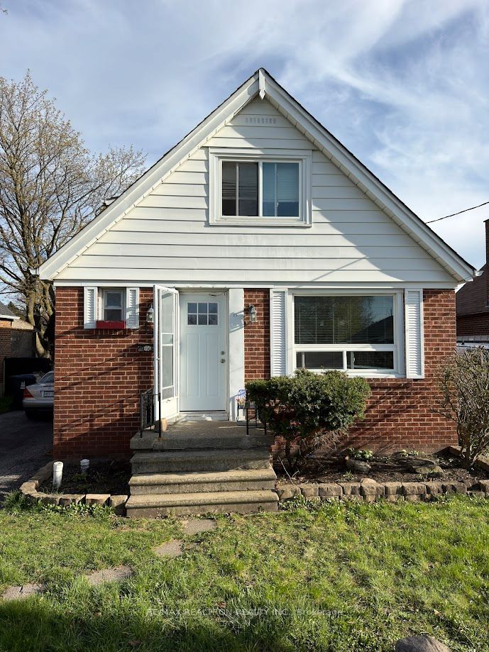 19 Westchester Road, Toronto, ON, M6M 2S4