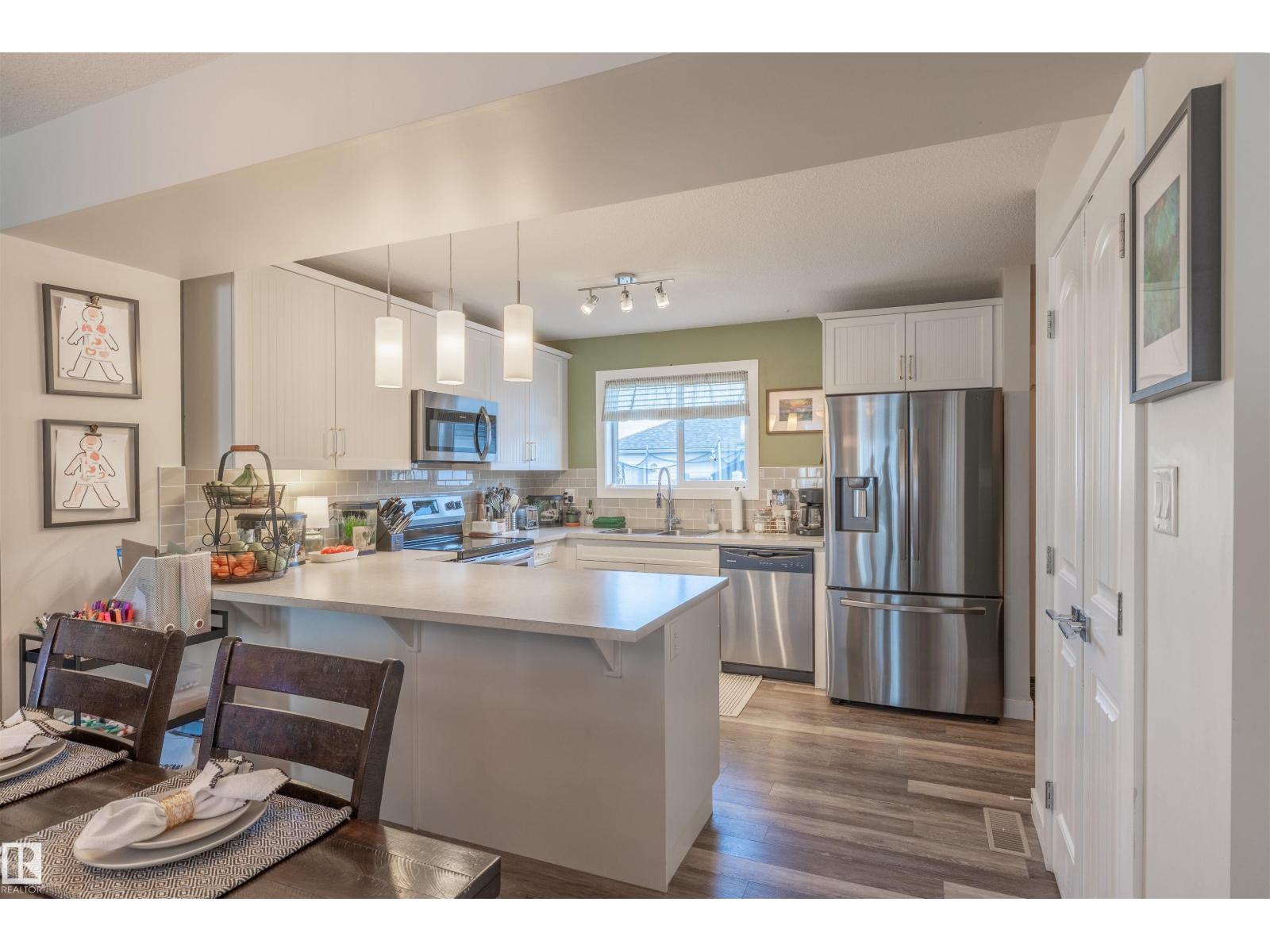 Additional image 3 of 565 Chappelle Drive SW, Edmonton, AB, T6W2B5