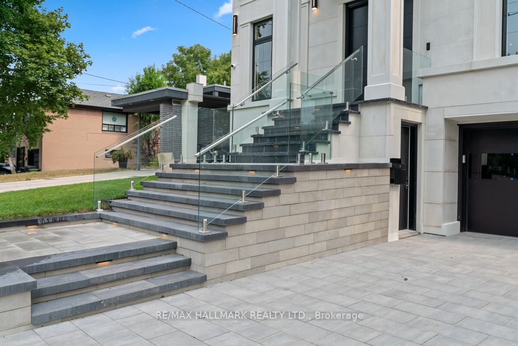 Additional image 4 of 215 Northwood Drive, Toronto, ON, M2M 2K5
