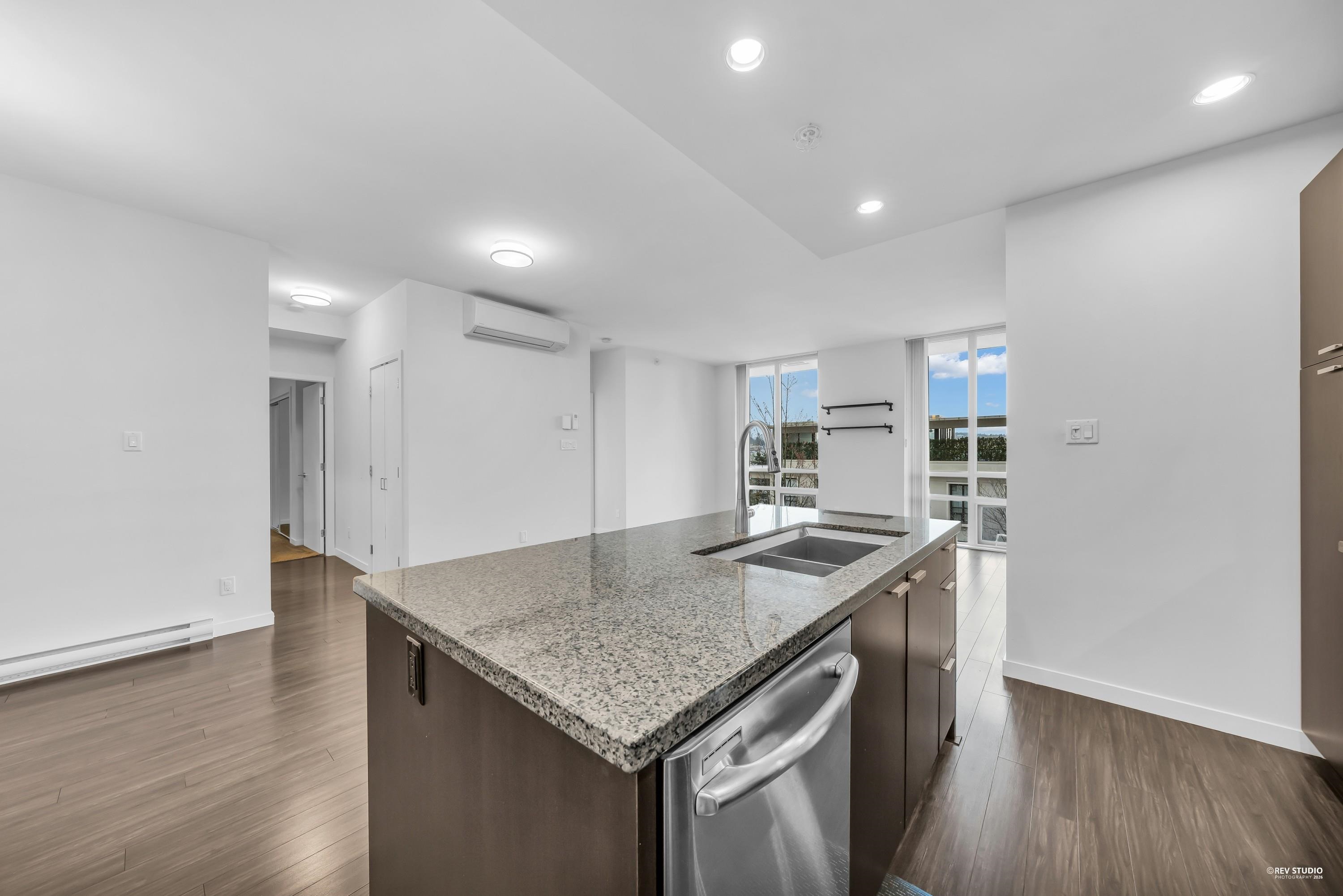 Additional image 5 of 304-2200 Douglas Road, Burnaby, BC, V5C 0G8