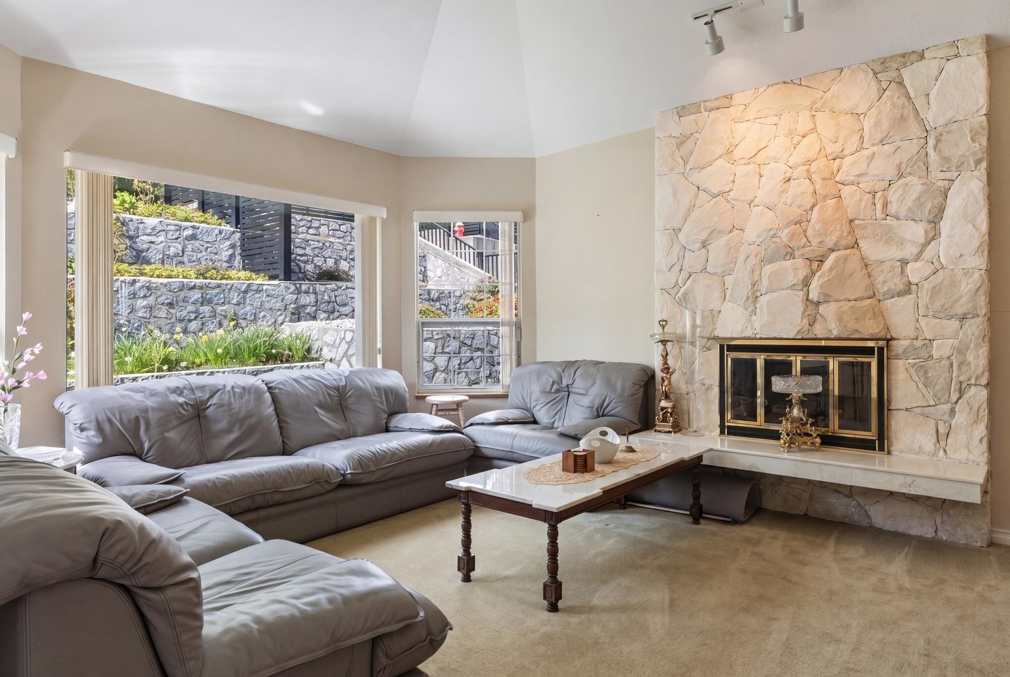 Additional image 2 of 547 Tempe Crescent, North Vancouver, BC, V7N 1E7