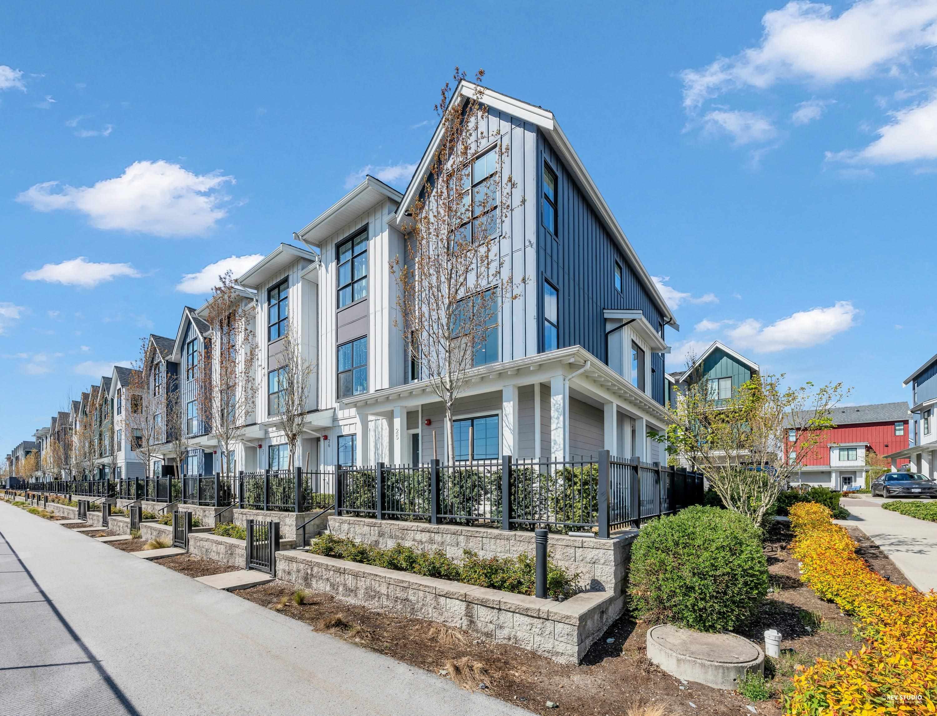 25-488 Furness Street, New Westminster, BC, V3M 0M1