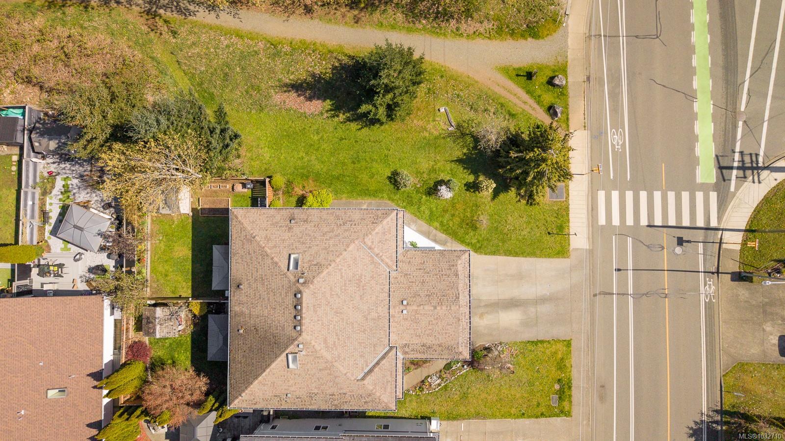 Additional image 3 of B-2425 1st Street, Courtenay, BC, V9N 8X9