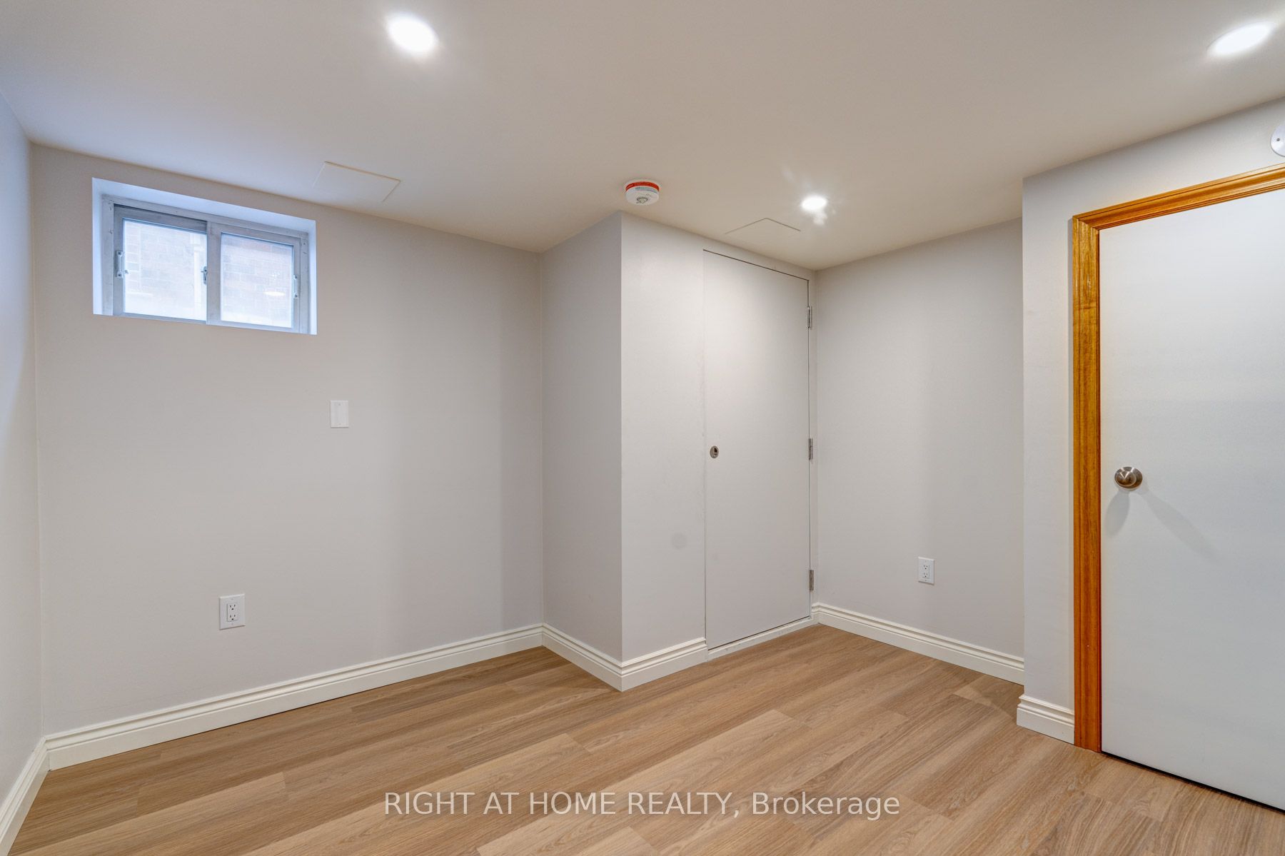 Additional image 4 of Lower-952 Coxwell Avenue, Toronto, ON, M4C 3G3
