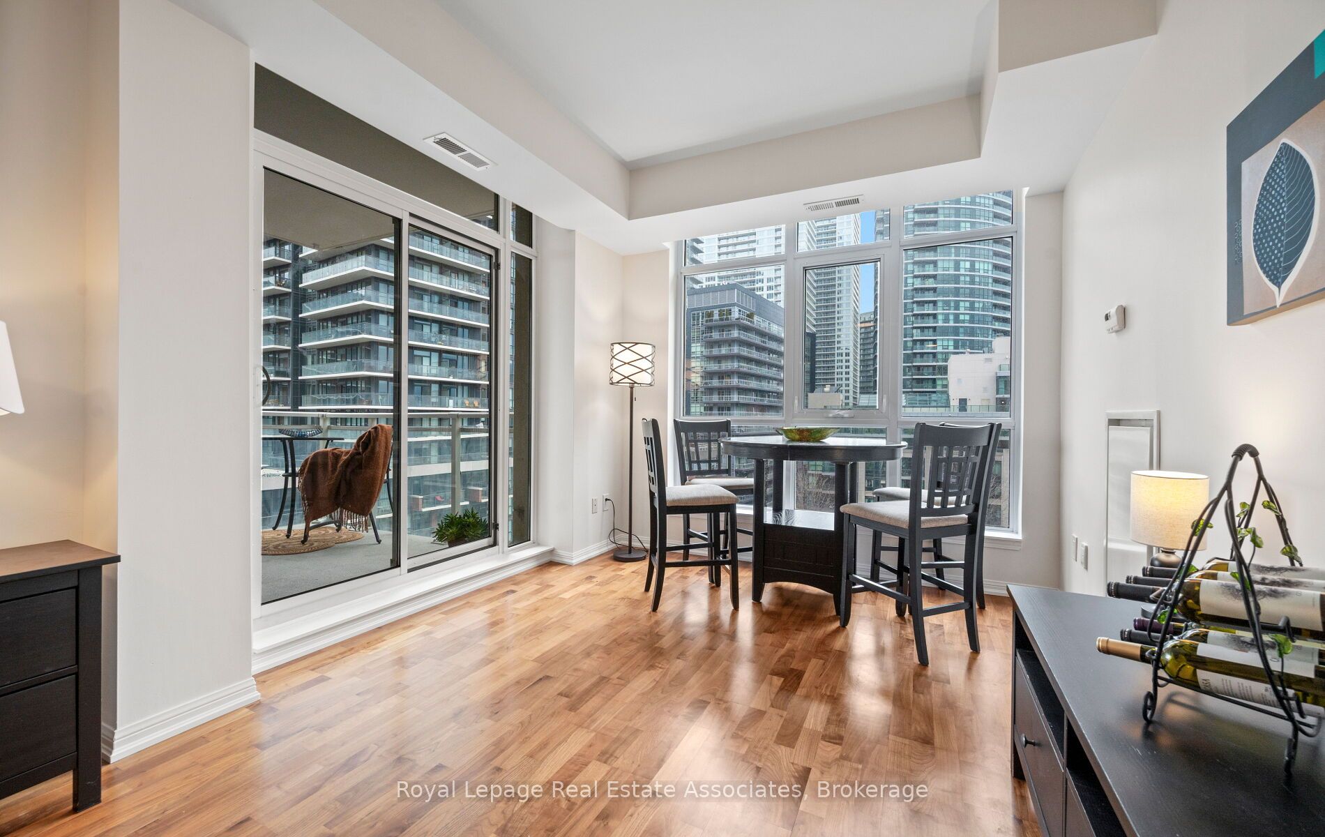 Additional image 2 of 908-21 Grand Magazine Street, Toronto, ON, M5V 1B5