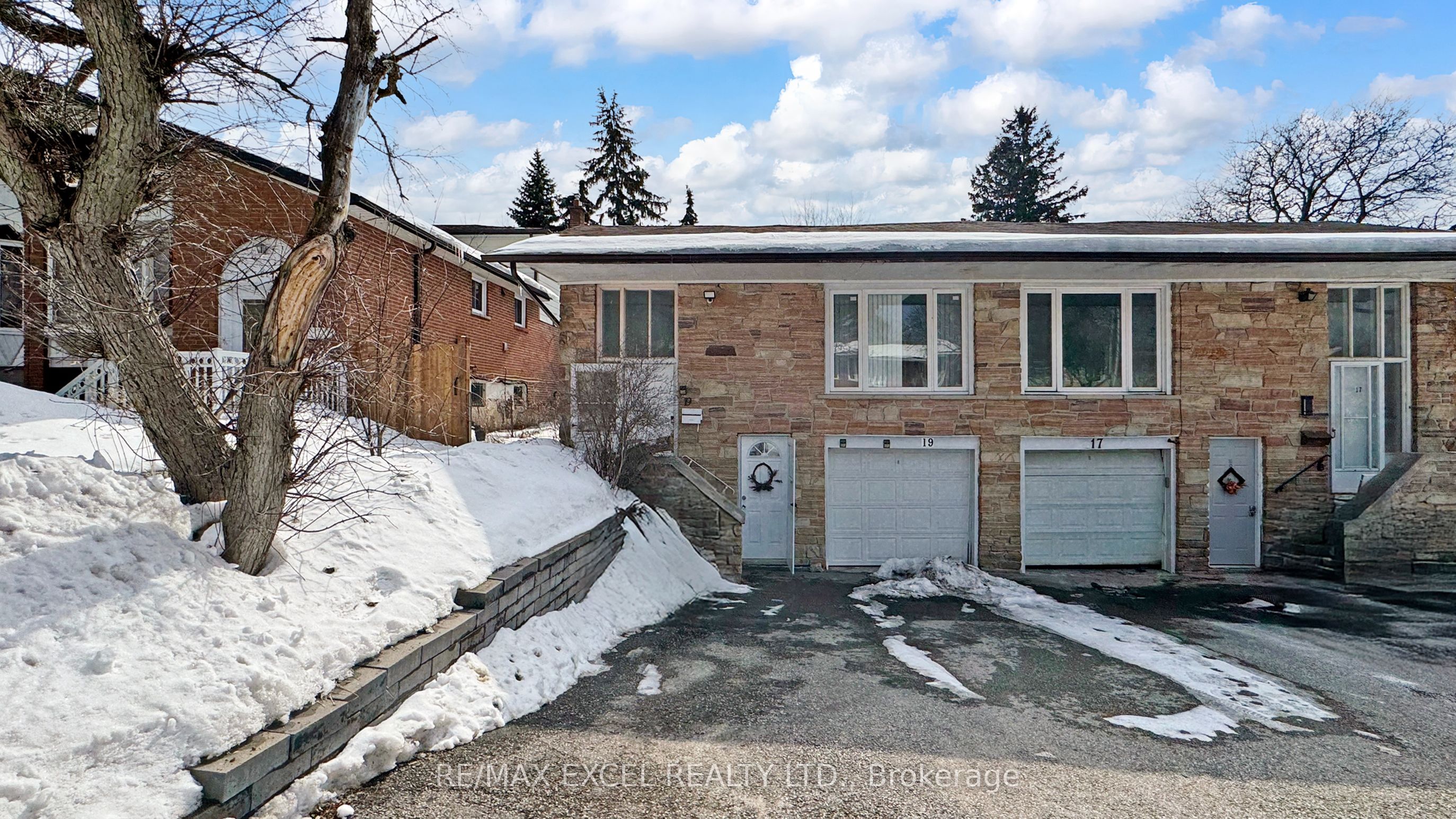19 Clancy Drive, Toronto, ON, M2J 2V7