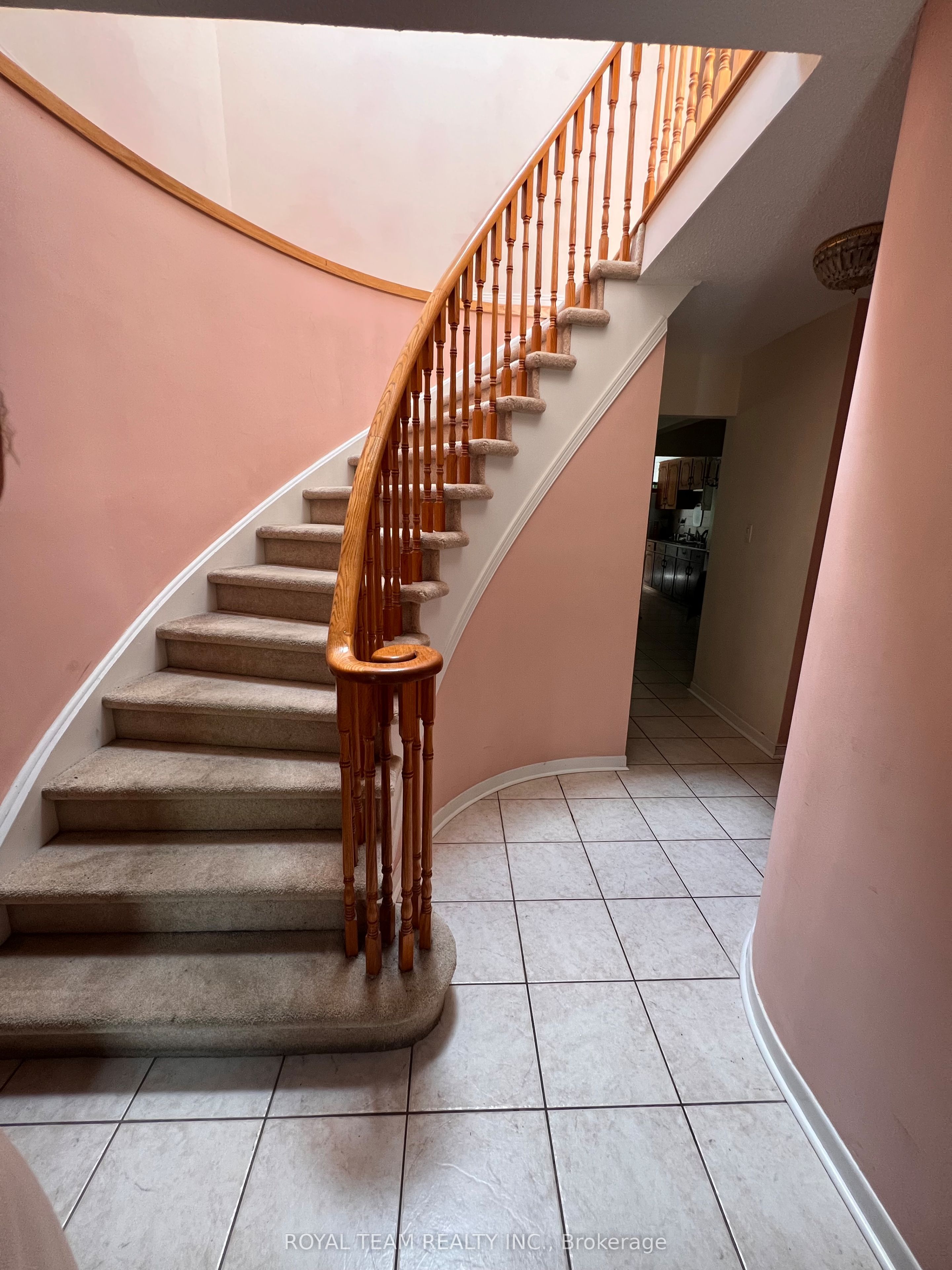 Additional image 3 of 28 Oakmount Crescent, Vaughan, ON, L4K 2C3