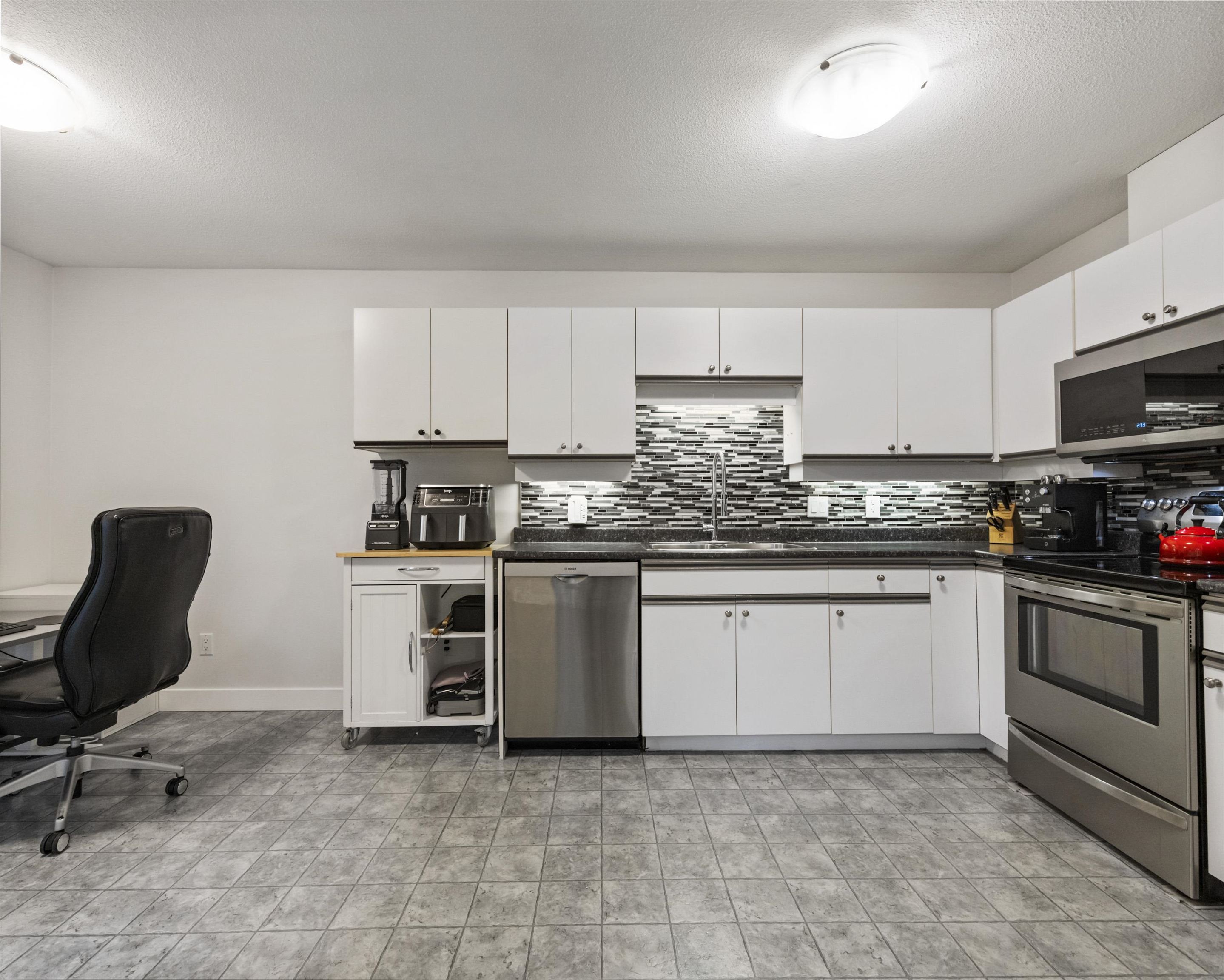 227-1215 Lansdowne Drive, Coquitlam, BC, V3E 2P6 photo 5