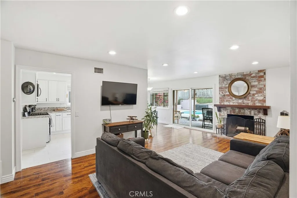 Additional image 5 of 30046 Abelia Rd, Canyon Country, CA 91387