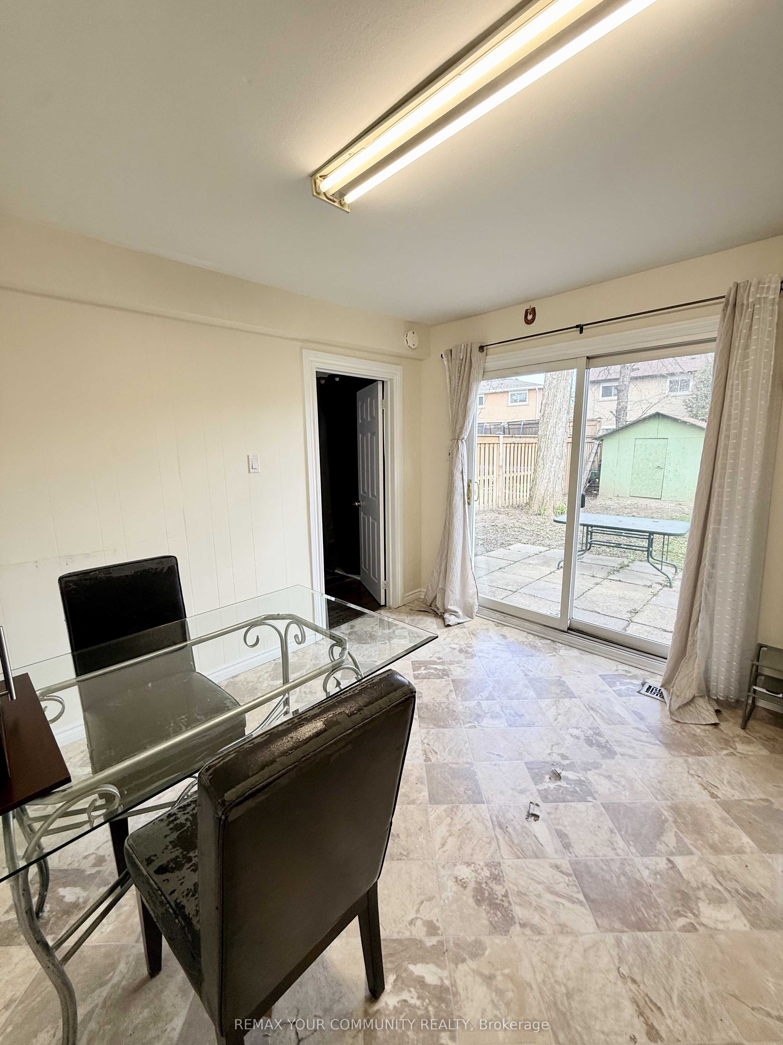 Additional image 4 of Back Unit-17 Regatta Crescent, Toronto, ON, M2R 2X7