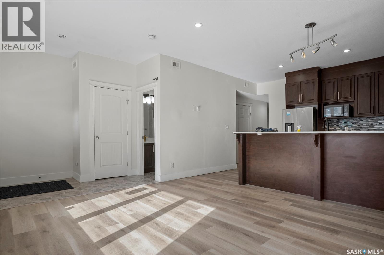 Additional image 5 of 949 Robinson Street, Regina, SK, S4T2M6