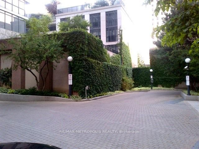 Additional image 4 of 816-7 Carlton Street, Toronto, ON, M5B 2M3