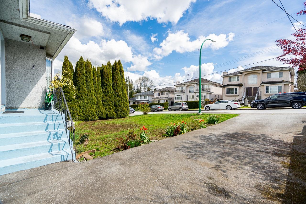 Additional image 2 of 8255 18th Avenue, Burnaby, BC, V3N 1K4