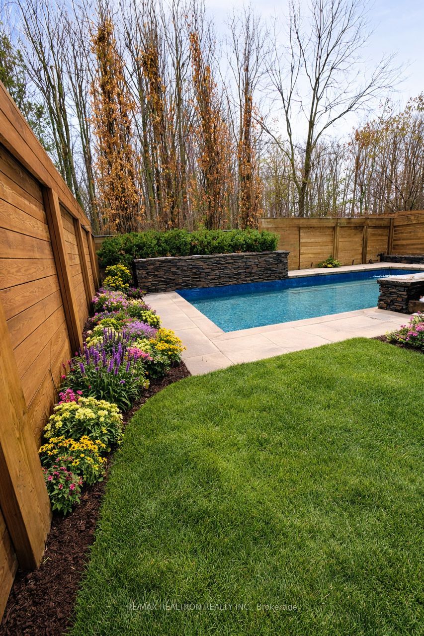 Additional image 3 of 100 Larratt Lane, Richmond Hill, ON, L4C 0E3