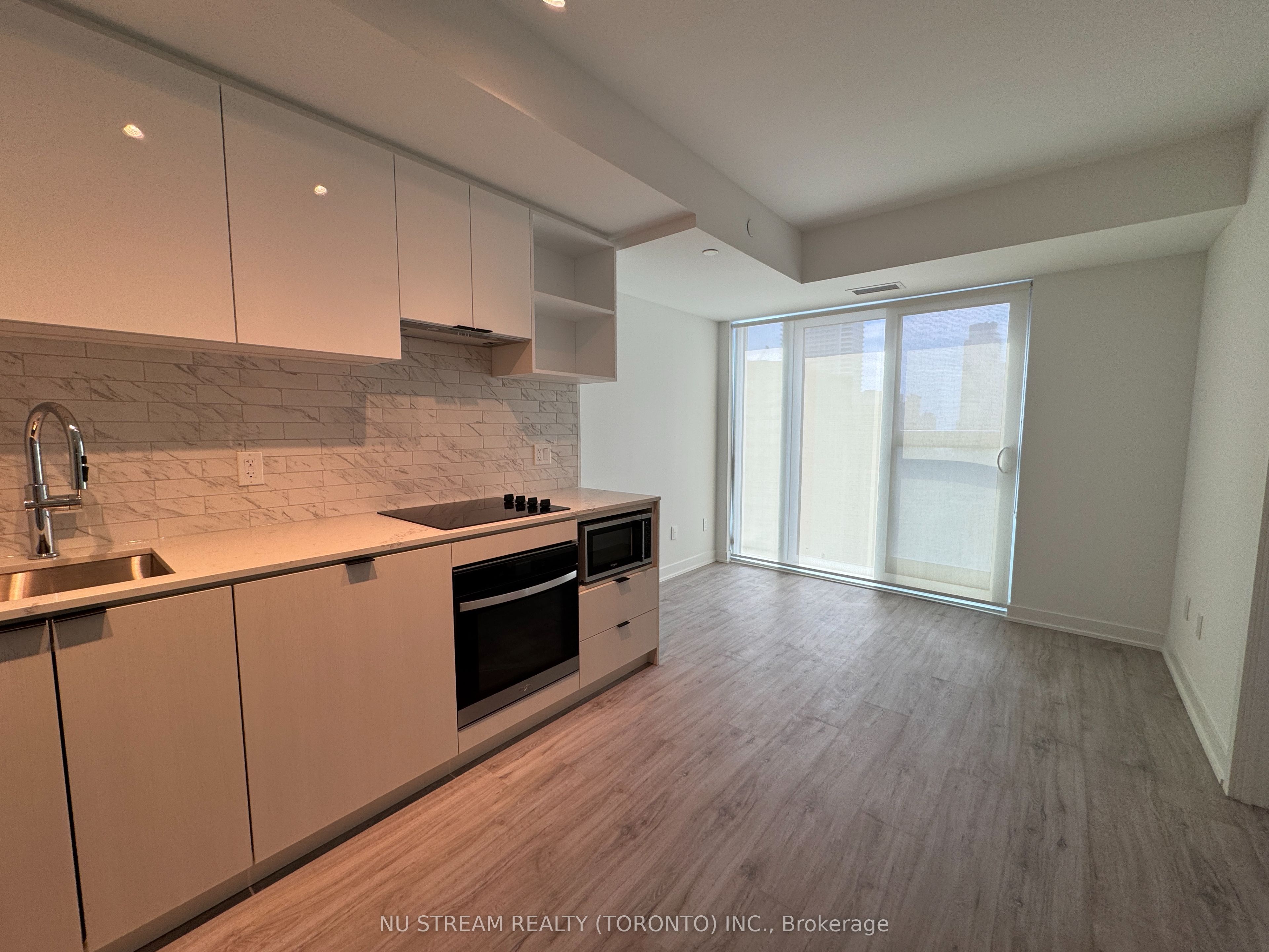 Additional image 3 of 2612-252 Church Street, Toronto, ON, M5B 1Z2