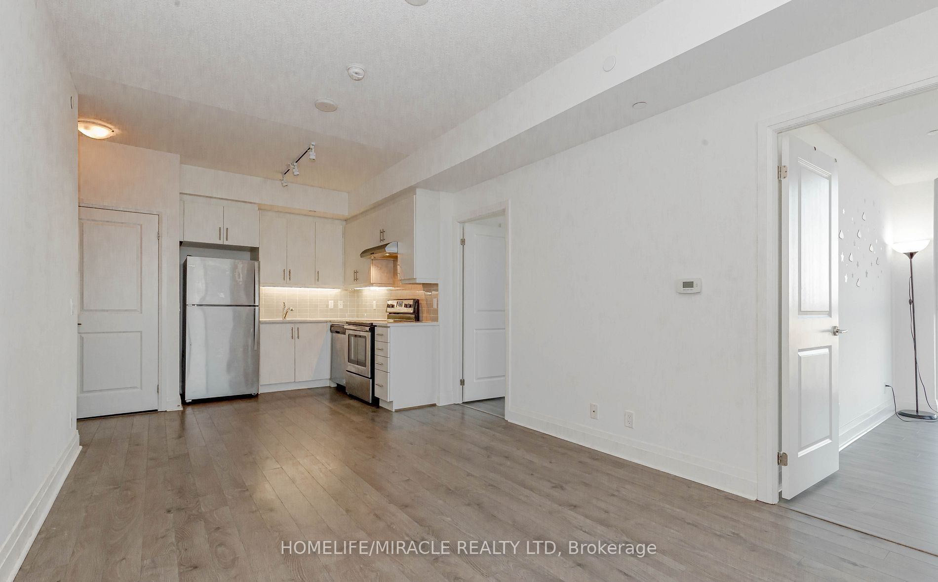 Additional image 6 of 906-17 Zorra Street, Toronto, ON, M8Z 0C8