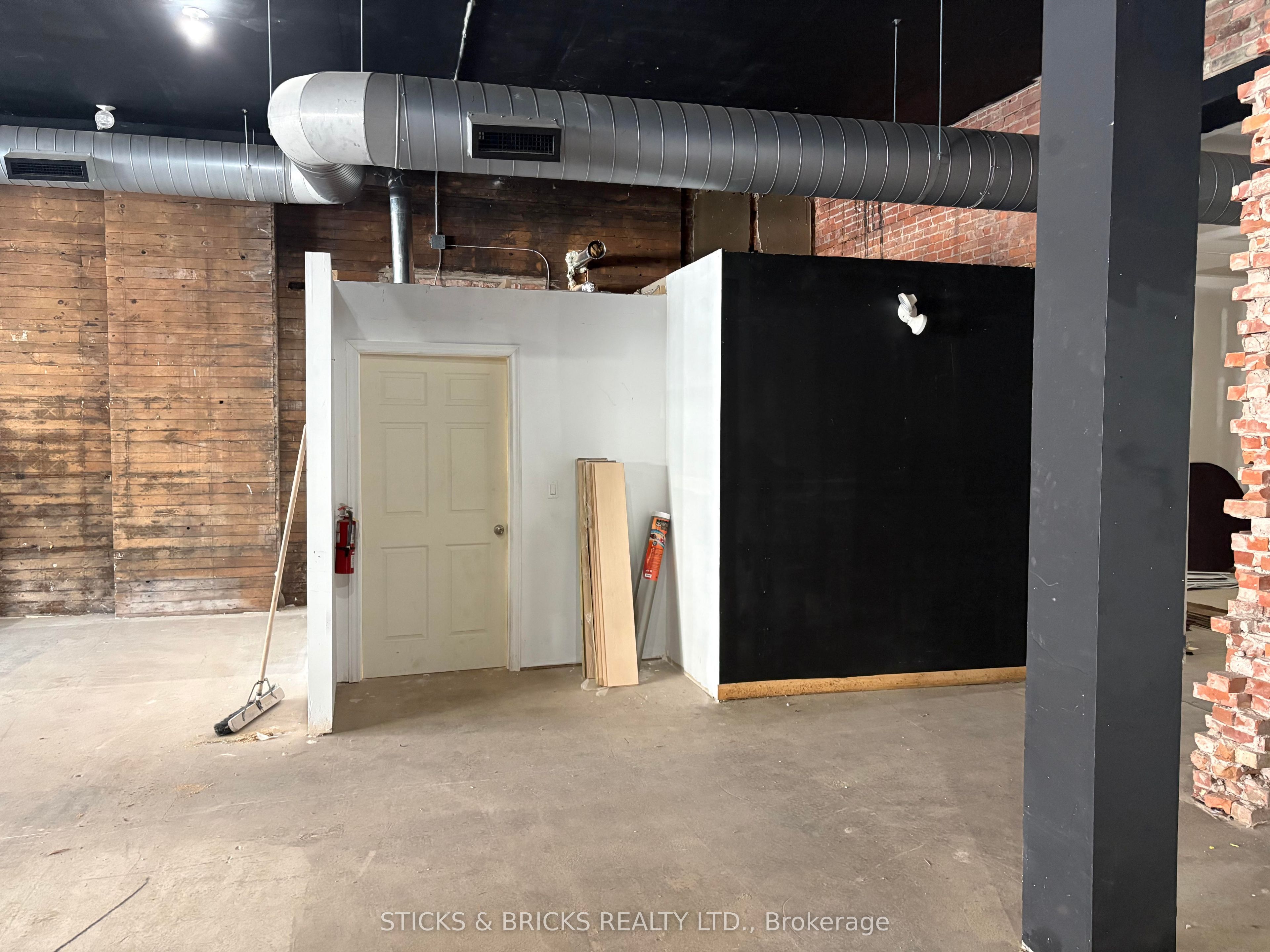 Additional image 6 of 4410 Queen Street, Niagara Falls, ON, L2E 2L3