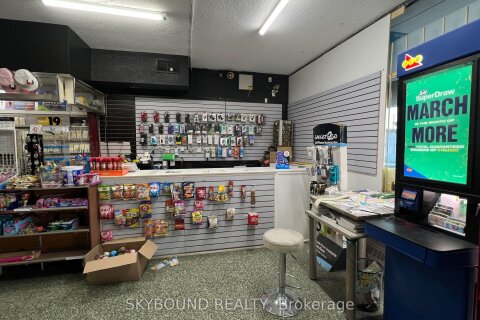 Additional image 7 of Unit 11-2111 Jane Street, Toronto, ON, M3M 1A2