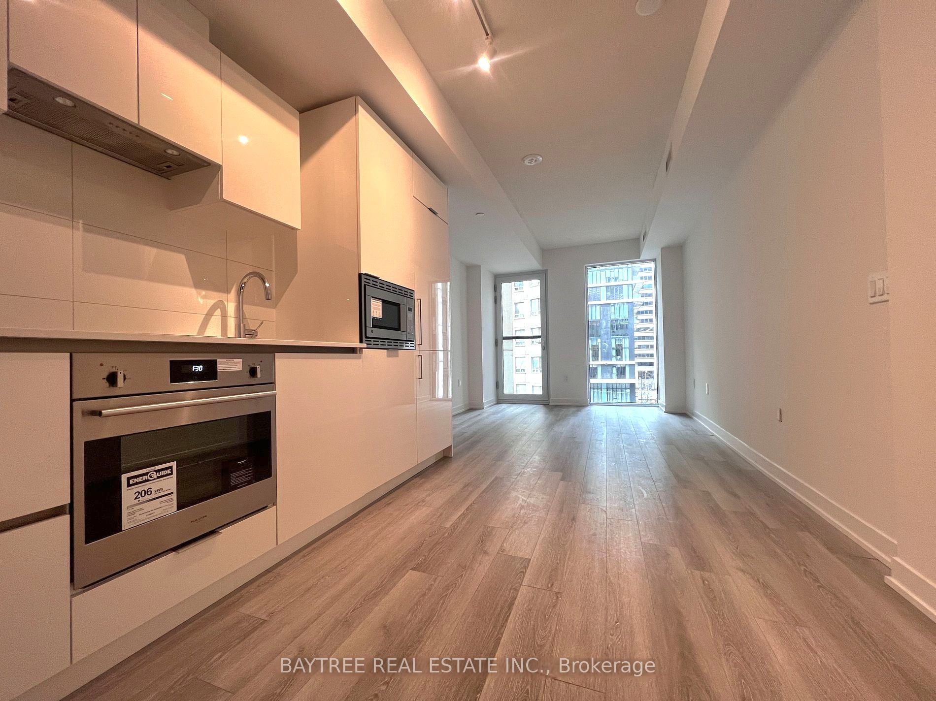 413 - 121 St Patrick Street, Toronto