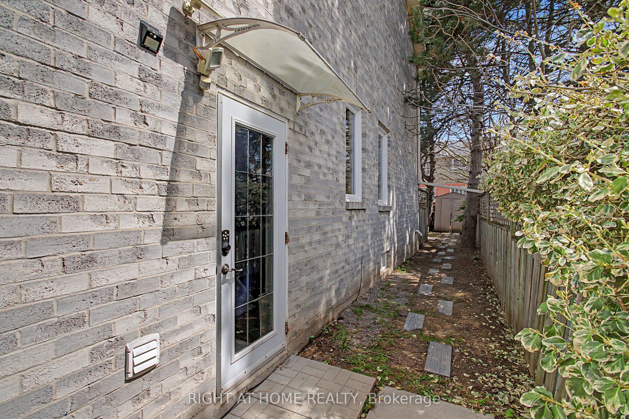 Additional image 2 of 71 Avenue Road, Richmond Hill, ON, L4C 9N6