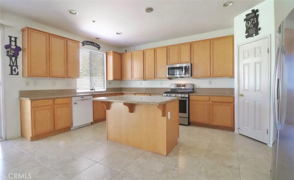 Additional image 48 of 15230 Rosewood Cir, Fontana, CA 92336