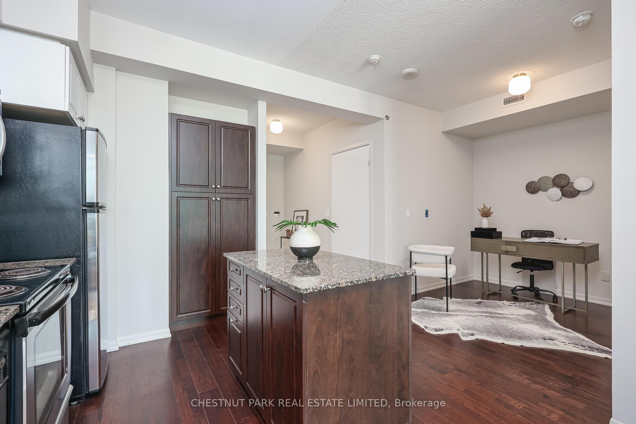 Additional image 6 of 808-215 Fort York Boulevard, Toronto, ON, M5V 4A2