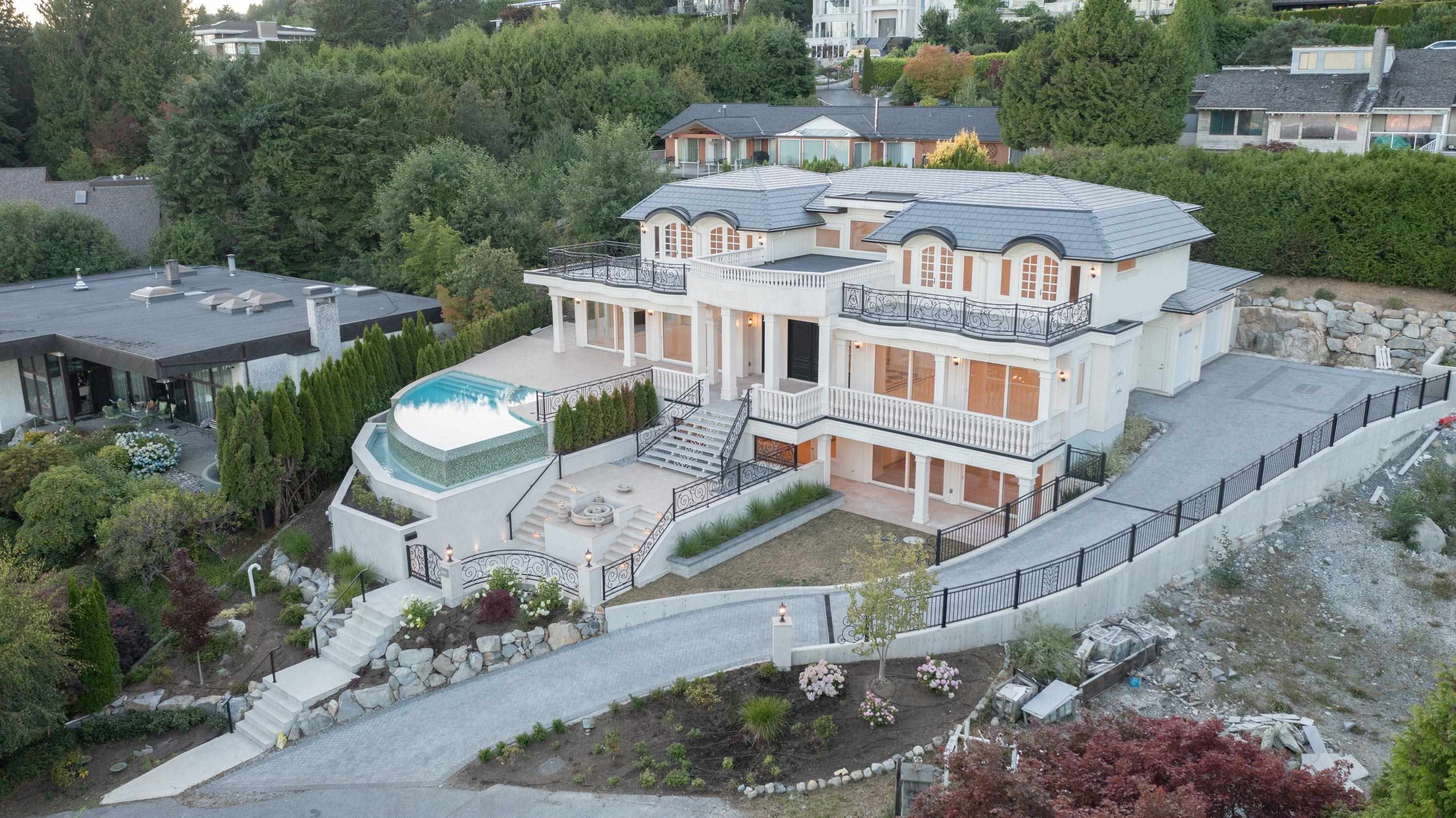 1445 Sandhurst Place, West Vancouver, BC, V7S 2P4