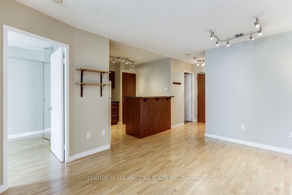 Additional image 4 of 1416-1055 Bay Street, Toronto, ON, M5S 3A3