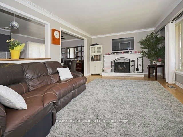 Additional image 3 of Upper-325 Cochrane Street, Whitby, ON, L1N 5J4